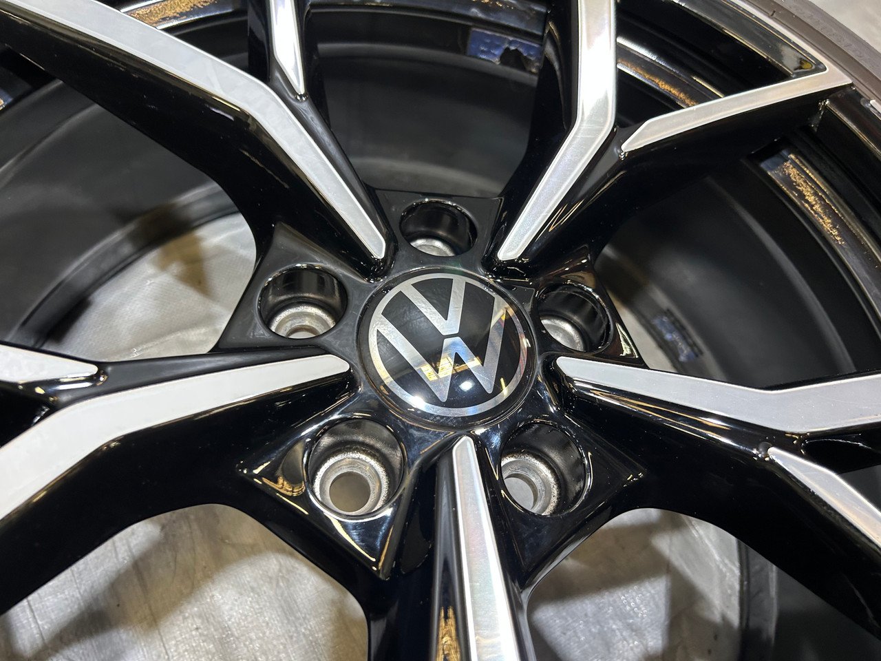 2022-2024 Volkswagen MK8 Golf R 19"Estoril Machined Wheels Rims / Set of 4 / *BENDS* / M8R01 - Image 10