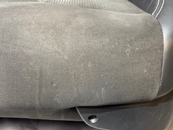2020-2025 Chevrolet C8 Corvette Stingray GT2 Bucket Seats / Pair / Black Leather / Suede *DAMAGE* / C8002 - Image 18