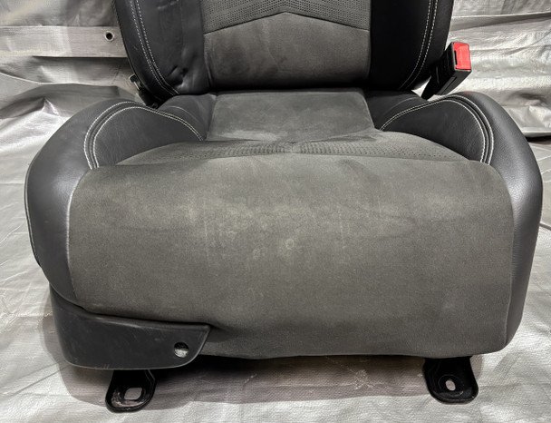 2020-2025 Chevrolet C8 Corvette Stingray GT2 Bucket Seats / Pair / Black Leather / Suede *DAMAGE* / C8002 - Image 12