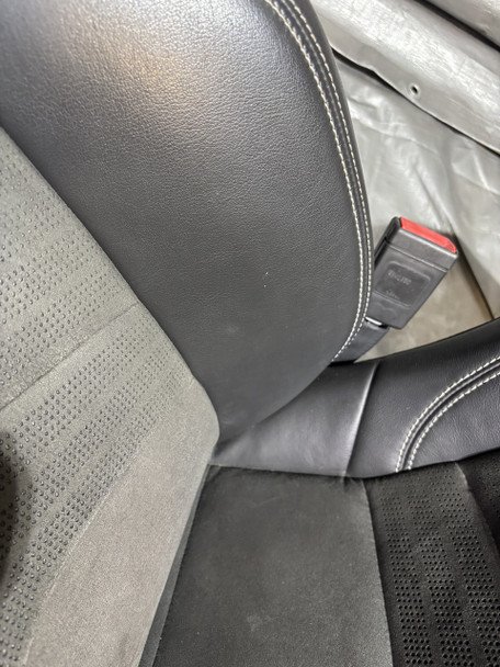 2020-2025 Chevrolet C8 Corvette Stingray GT2 Bucket Seats / Pair / Black Leather / Suede *DAMAGE* / C8002 - Image 6