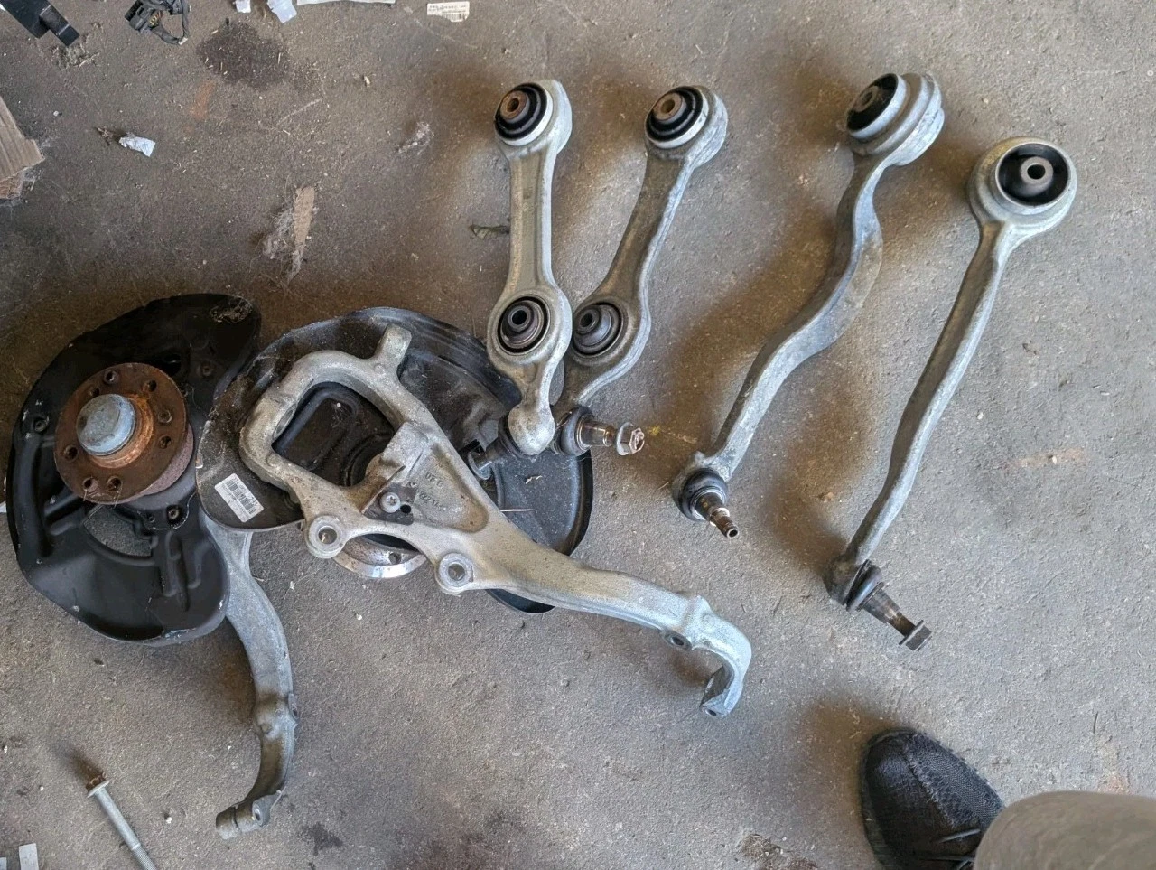 Genuine Mercedes S Class W222 Knuckle Front Right Left Wishbone -